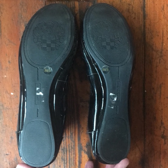 Vince Camuto Patent Black Flats - Picture 4 of 5